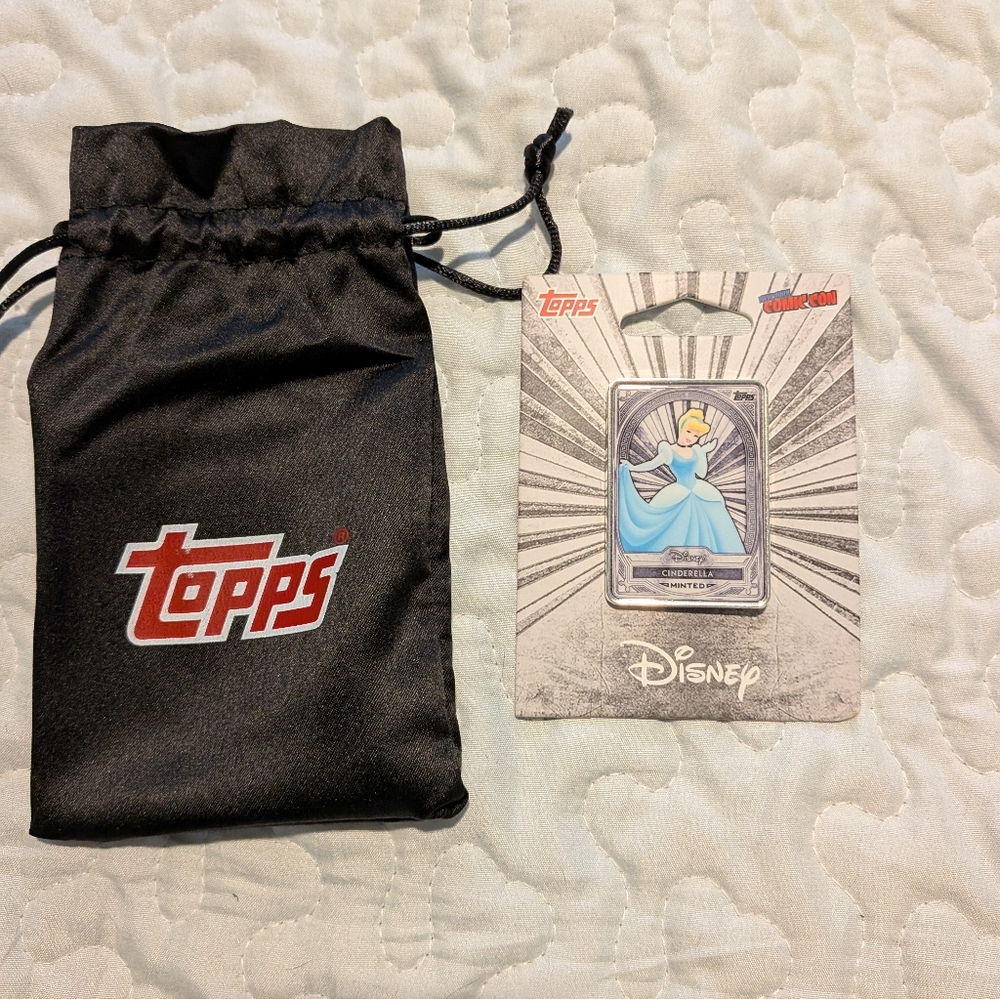 NYCC TOPPS Pin